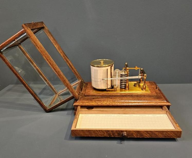 Victorian Negretti & Zambra Oak Cased Barograph - Image 5