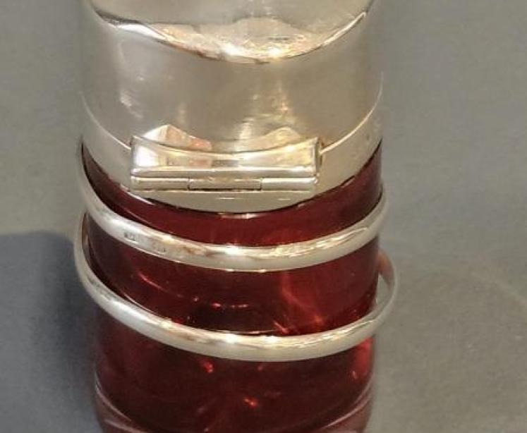 Silver and Cranberry Glass Serpent Scent Bottle - Image 3