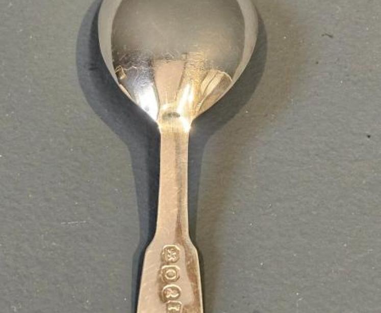 Superior Quality Georgian Silver Caddy Spoon - Image 3