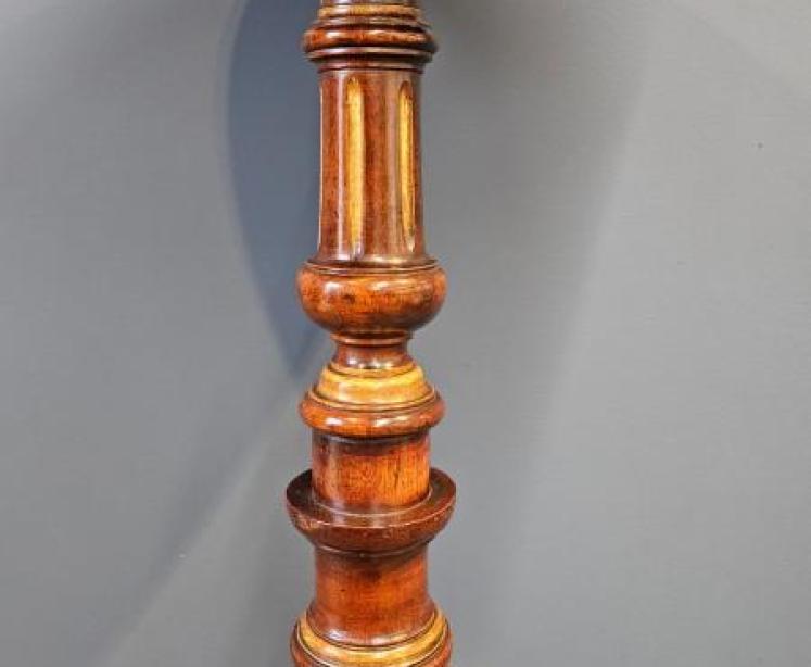Superb Quality Victorian Burr Walnut Tripod Table - Image 5