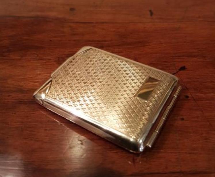 Imaculate George V 9ct Gold Vesta Case - Image 2