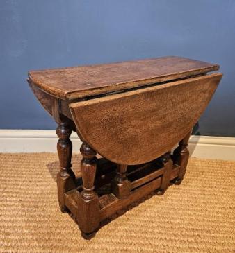 Period Oak Style Drop Leaf Low Occasional Table