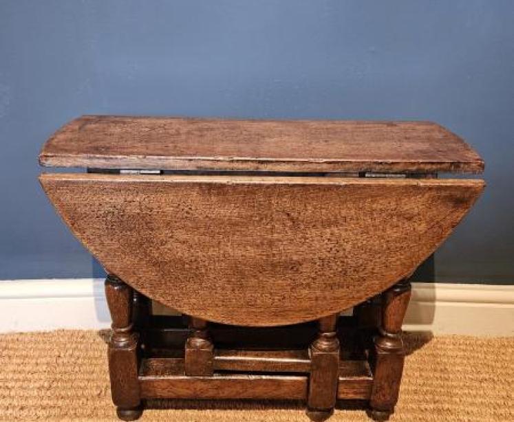 Period Oak Style Drop Leaf Low Occasional Table - Image 4