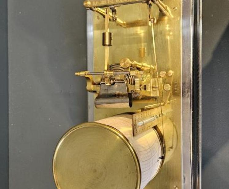 Unusual Edwardian Brass and Nickel Plated Case Barograph - Image 6