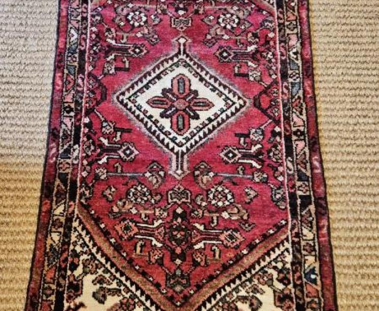 Quality Persian Pure Wool Rug - Image 1