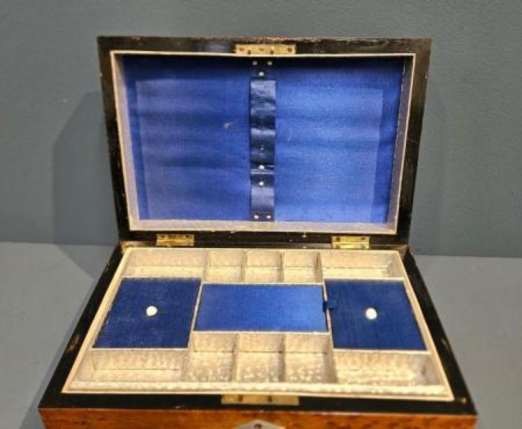 Immaculate Victorian Sewing Box - Image 1