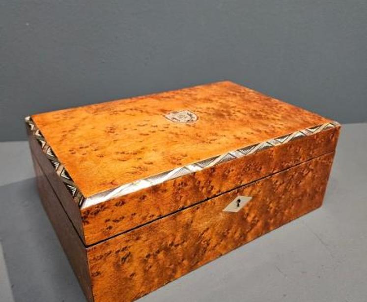 Immaculate Victorian Sewing Box - Image 6