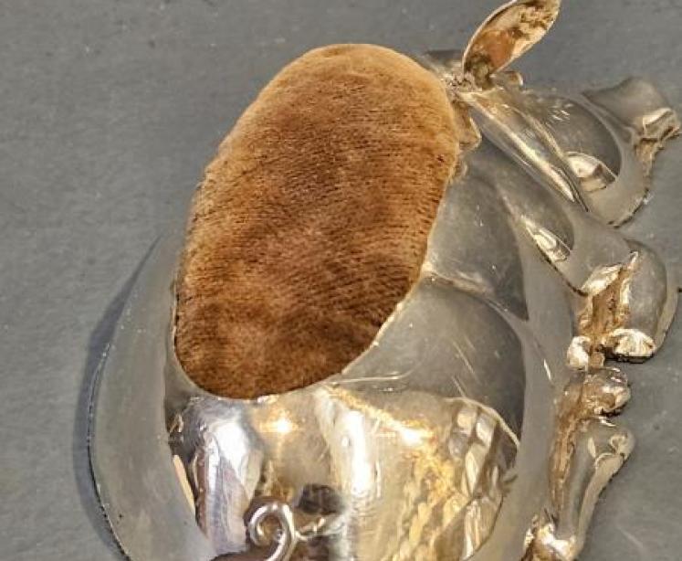 Rare Edwardian Silver Sleeping Pig Pin Cushion - Image 6