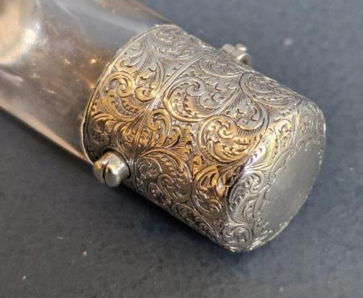 Victorian Sampson Mordan Silver Smelling Salts and Perfume Bottle - Image 3