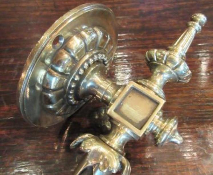 Top Quality Pair of Edwardian Cast Brass Wall Lights - Image 3