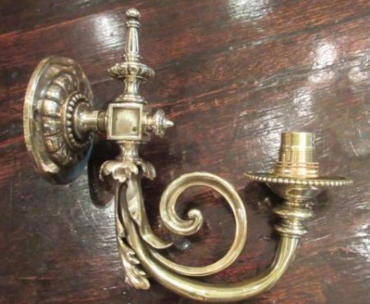 Top Quality Pair of Edwardian Cast Brass Wall Lights - Image 4