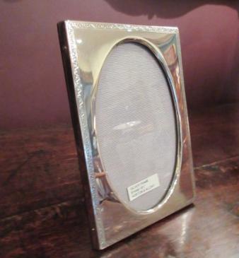 George V Period Silver Oval Centre Photo Frame