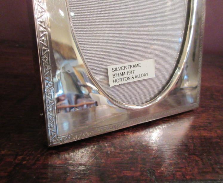 George V Period Silver Oval Centre Photo Frame - Image 3