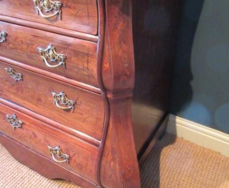 Superb 18th Century Walnut Inlaid Dutch Chest - Image 4