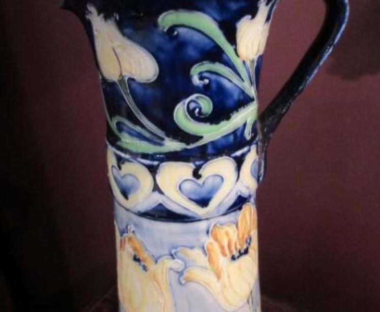 Art Nouveau McIntyre Moorcroft Tulips Ewer - Image 2