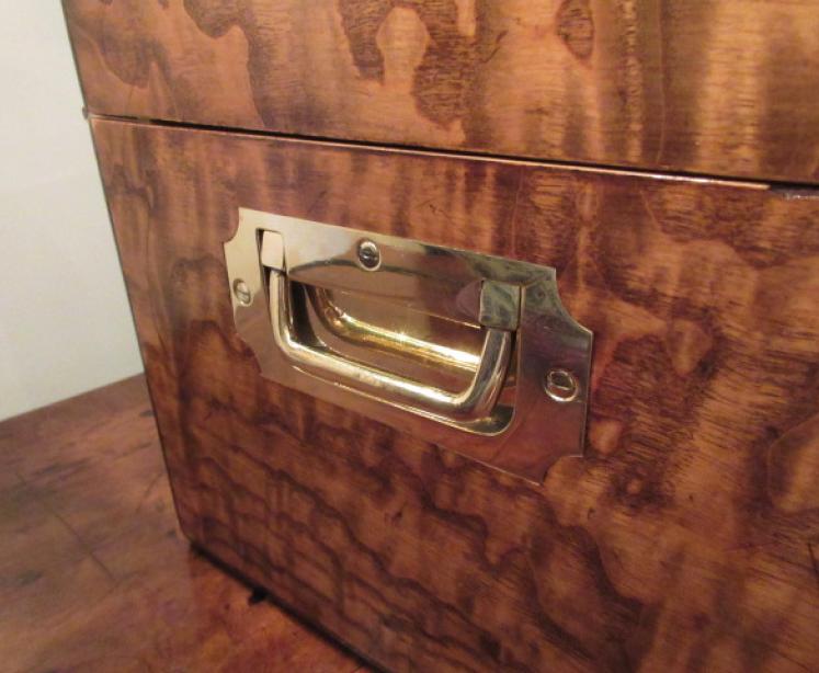 Superb Mid Victorian Satin Ash Tantalus Box - Image 4
