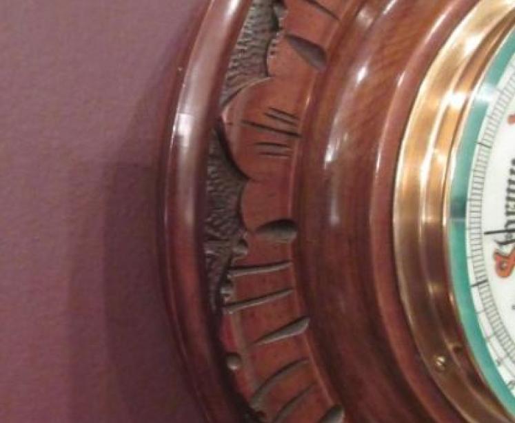 Small Victorian Walnut 'Pendant' Shaped Barometer - Image 4