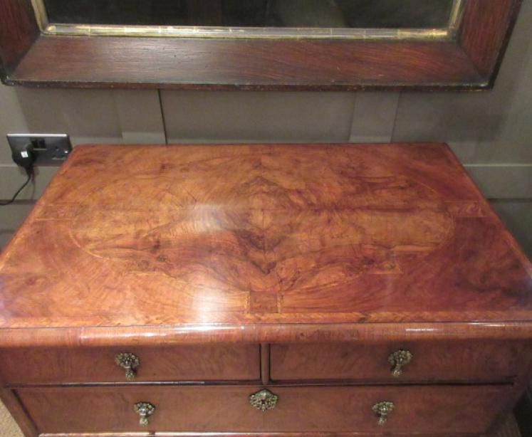 George I Period Figured Walnut Chest of Drawers - Image 2