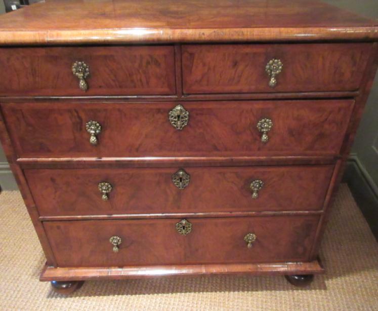 George I Period Figured Walnut Chest of Drawers - Image 3