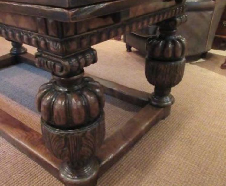 Superb William & Mary Style Extending Refectory Table - Image 4