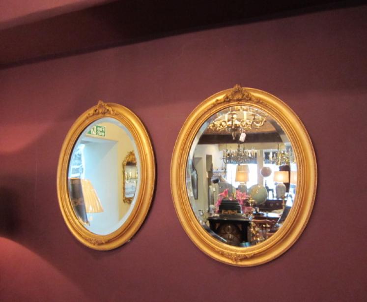 Fine Pair of Victorian Oval Gilt Wall Mirrors - Image 1