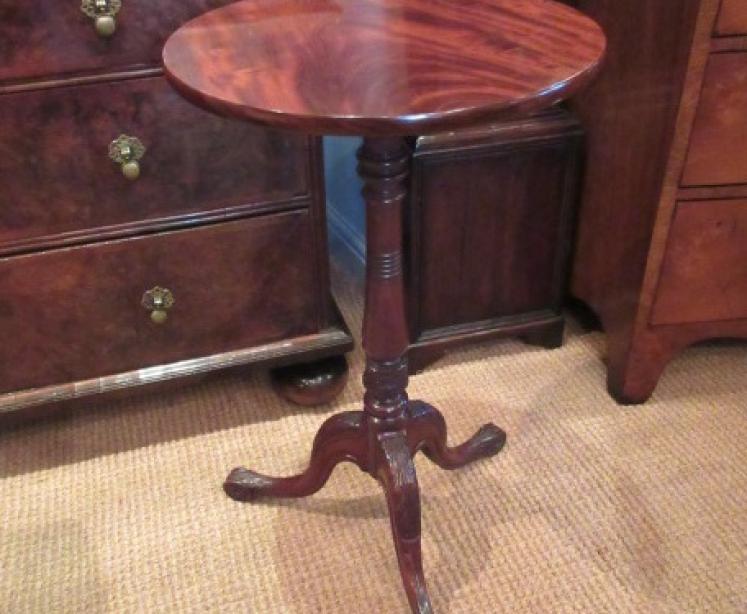Early Victorian Figured Mahogany Lamp Table - Image 1