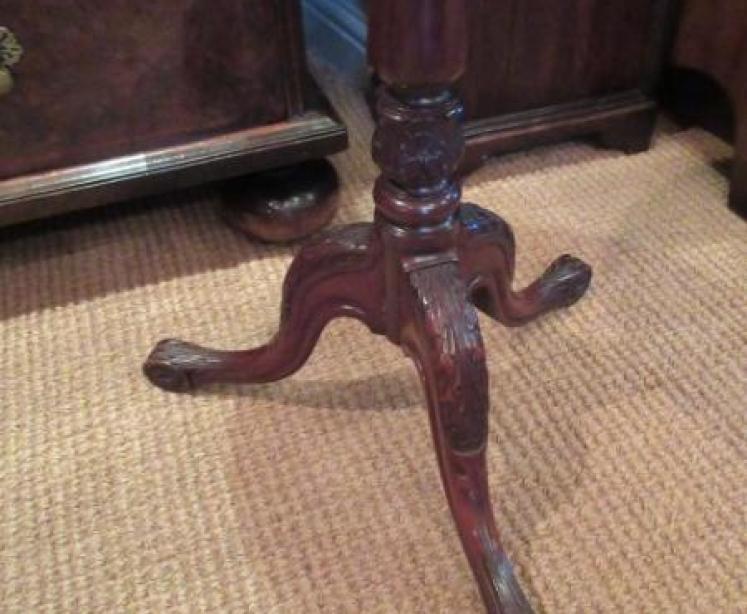 Early Victorian Figured Mahogany Lamp Table - Image 3