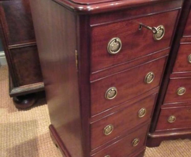 Pair of Mid Victorian Mahogany Bedside Cabinets - Image 3