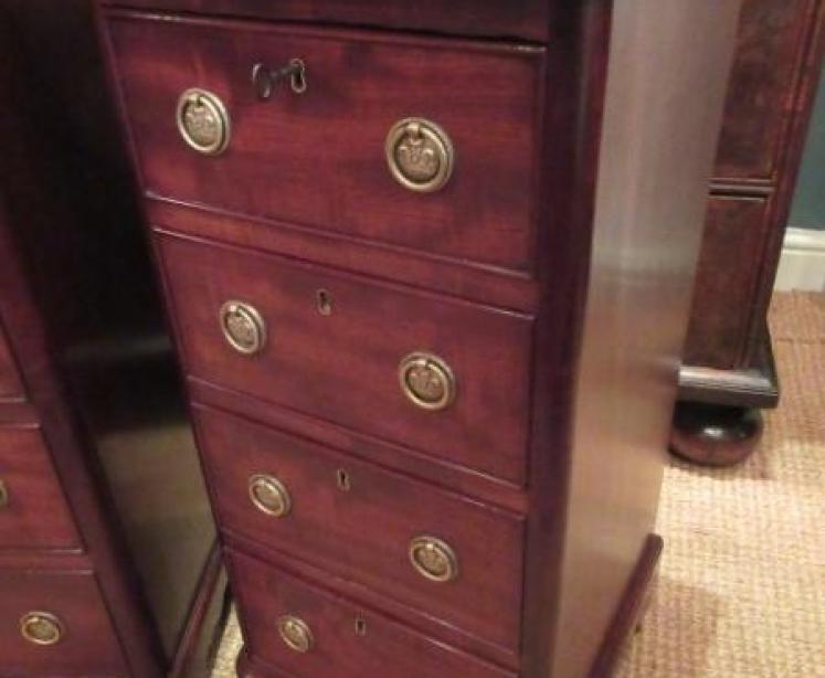 Pair of Mid Victorian Mahogany Bedside Cabinets - Image 4
