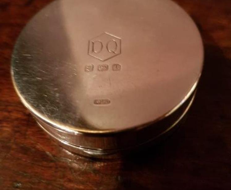 George V Period Silver & Terrier Enamel Pill Box - Image 3