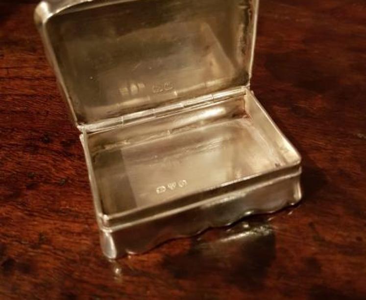 Victorian Chester Silver Engraved Snuff Box - Image 2