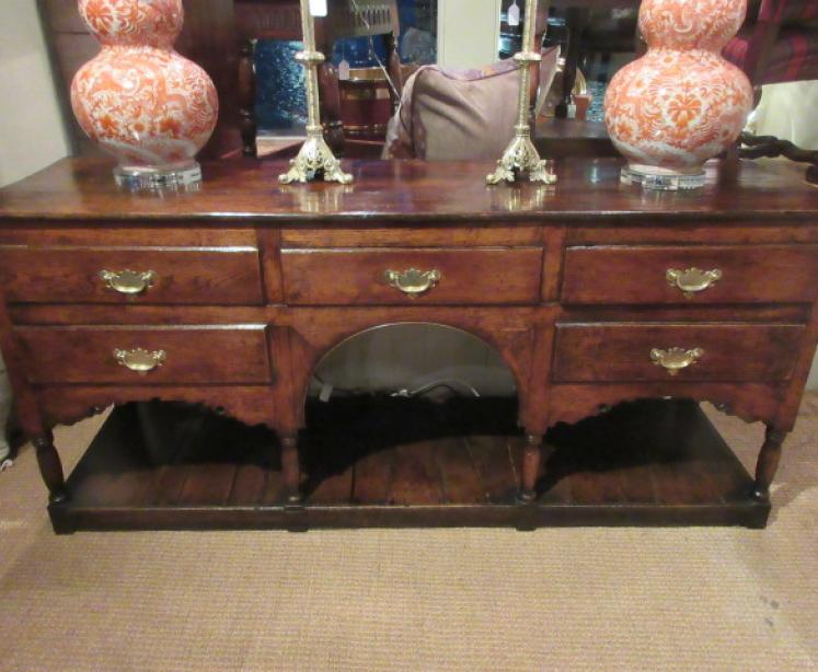 Superb Mid Georgian Oak Open Pot Board Dresser - Image 1