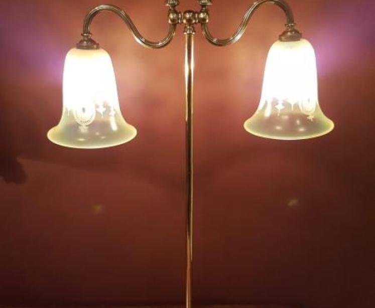 Edwardian Brass Twin Arm Table Lamp - Image 4