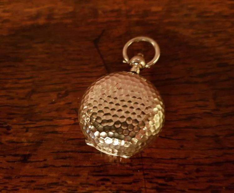 George V Silver 'Golf Ball' Sovereign Case - Image 1