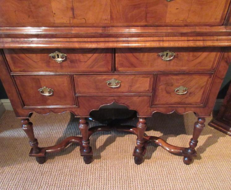 Fine Queen Anne Period Figured Walnut Chest on Stand - Image 4