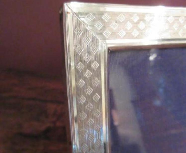 George V Period Silver Engraved Photo Frame - Image 3
