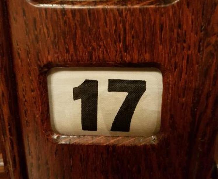 Edwardian Oak Perpetual Desk Calendar - Image 2