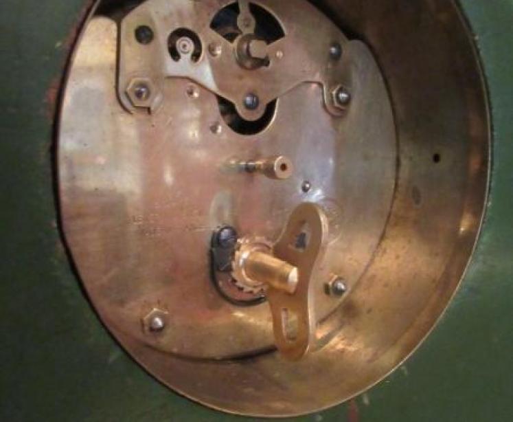 Small Edwardian Lacquered Chinoiserie Mantel Clock - Image 4