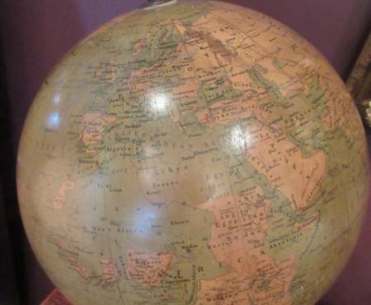 Superb 1920's Phillip's 14" Plaster Terrestrial Globe - Image 3
