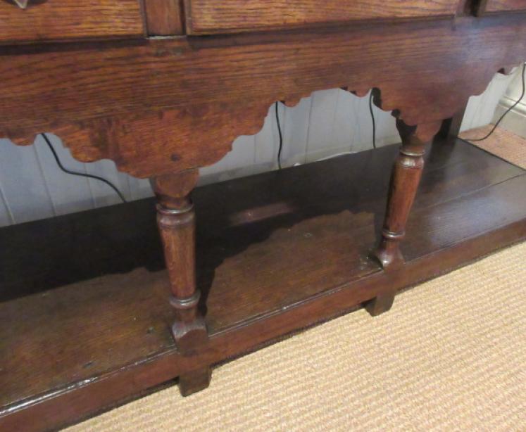 Superb George II Period Open Pot Board Dresser - Image 3