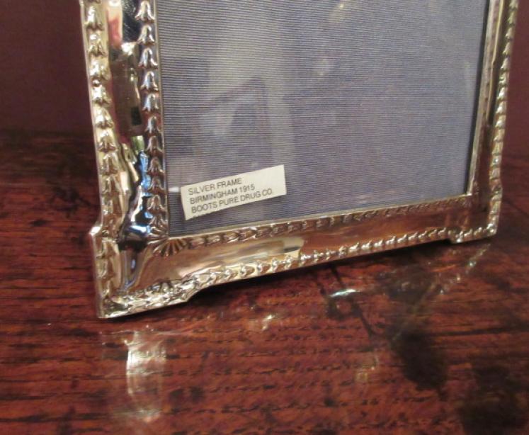Large George V Period Antique Silver Photo Frame - Image 2