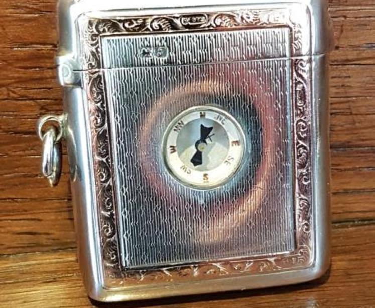 Chester Silver and Gold Inlaid Vesta Case - Image 1