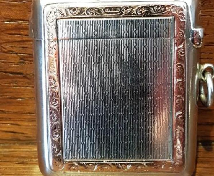 Chester Silver and Gold Inlaid Vesta Case - Image 3