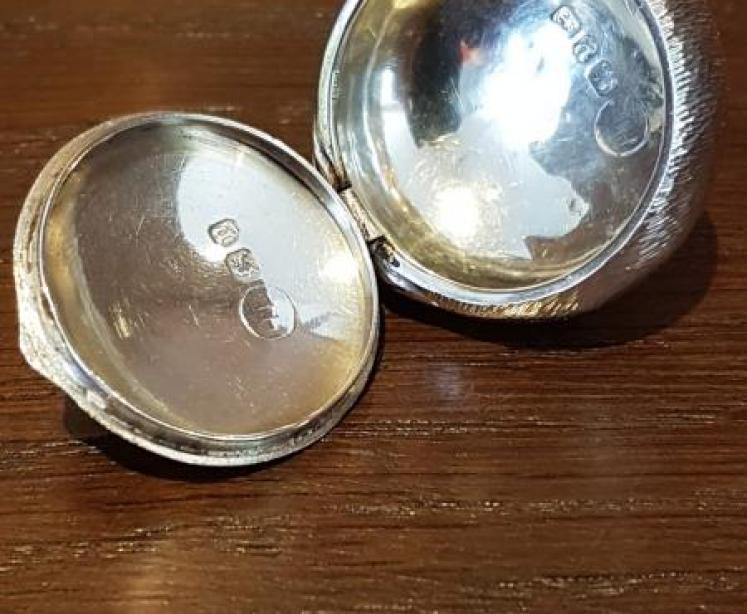 Victorian Engraved Silver Snuff - Image 4