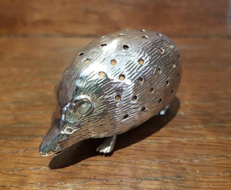 Levi & Salamon Silver Hedgehog and Hoglet Pin Cushions - Image 2