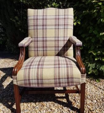 Superb George III Mahogany Gainsborough Chair 