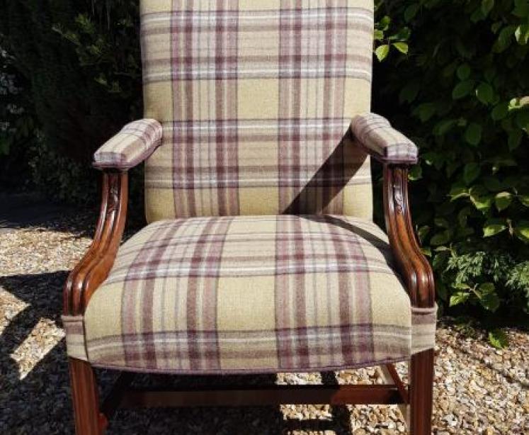 Superb George III Mahogany Gainsborough Chair  - Image 1