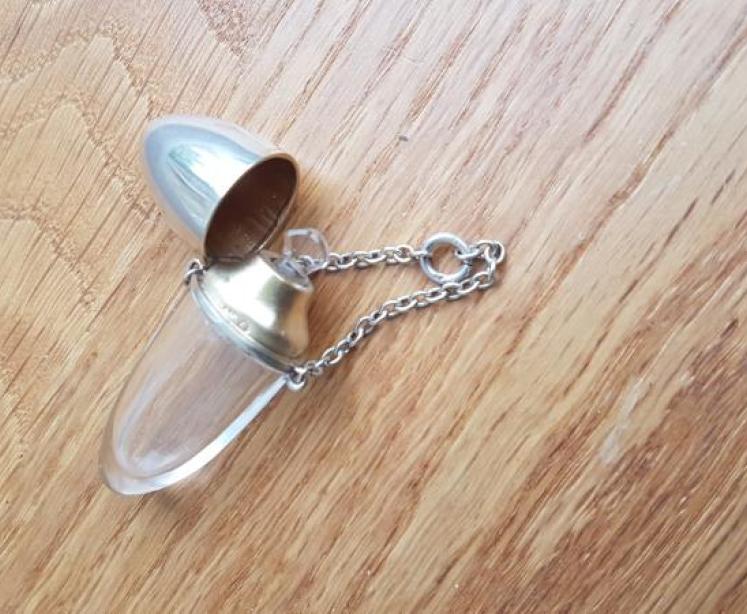 Victorian Silver Hinge Top Travelling Scent - Image 3