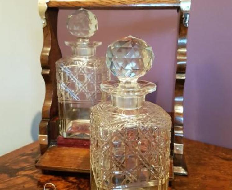 Top Quality Mid Victorian Antique Two Bottle Tantalus - Image 2