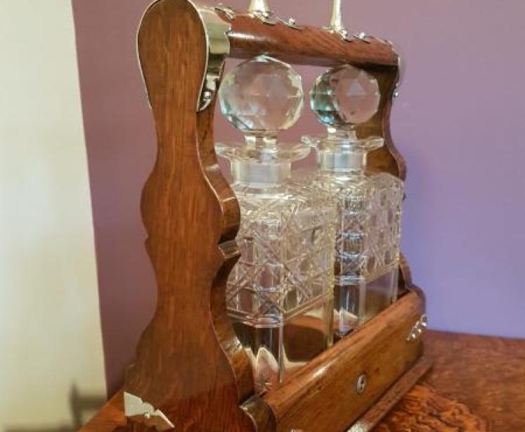 Top Quality Mid Victorian Antique Two Bottle Tantalus - Image 3